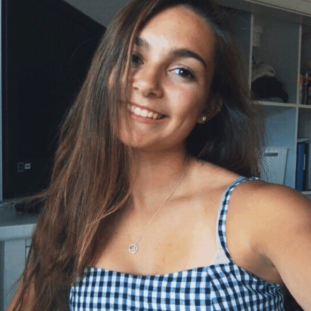 Meet your Posher, Abbi